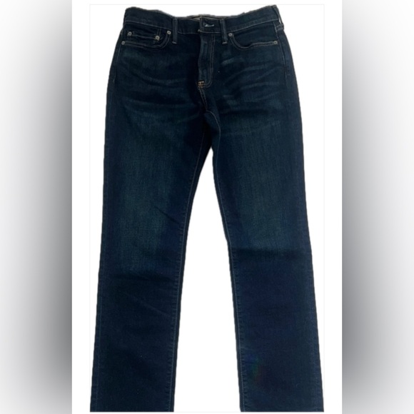 NWT Abercrombie & Fitch Dark Blue Faded Straight Leg Jeans Size 30x32” - Picture 3 of 8